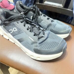 ON Men's Black Athletic Shoes